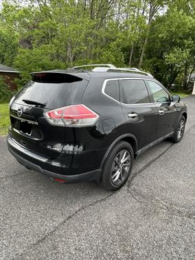 Black 2016 Nissan Rogue SL
