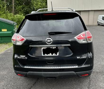 Black 2016 Nissan Rogue SL