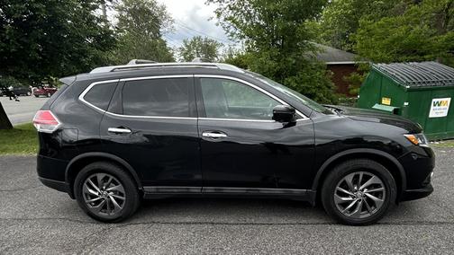 Black 2016 Nissan Rogue SL