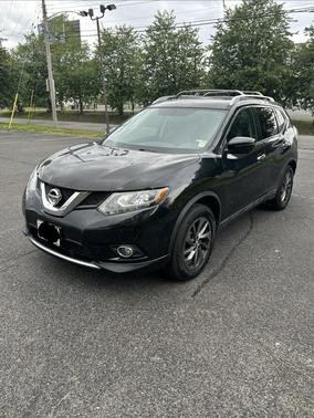 Black 2016 Nissan Rogue SL