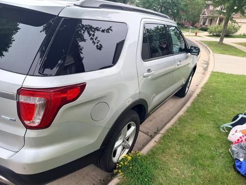 Silver 2016 Ford Explorer XLT