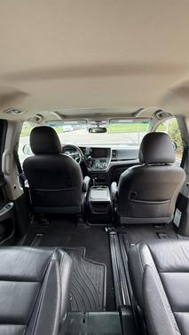 Black 2017 Toyota Sienna SE Premium