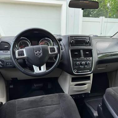 Gray 2013 Dodge Grand Caravan SXT