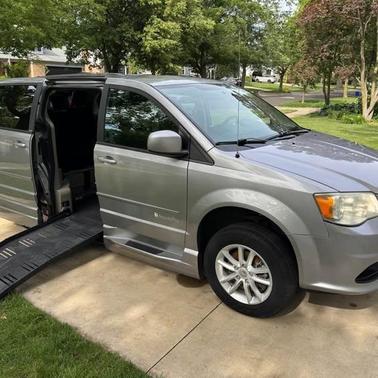 Gray 2013 Dodge Grand Caravan SXT