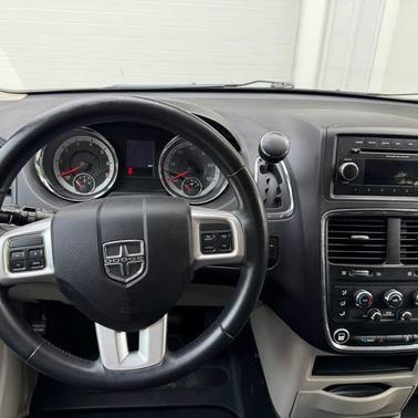 Gray 2013 Dodge Grand Caravan SXT