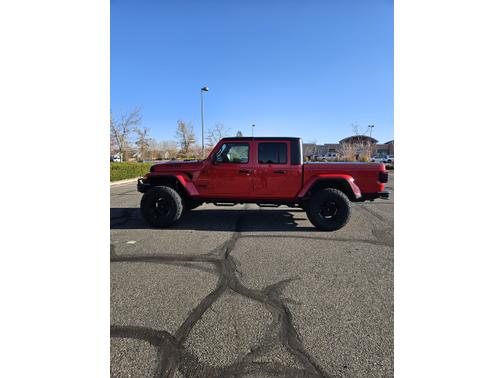 2021 Jeep Gladiator Willys