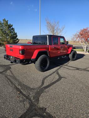 2021 Jeep Gladiator Willys