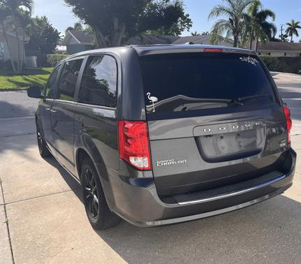 Gray 2019 Dodge Grand Caravan GT