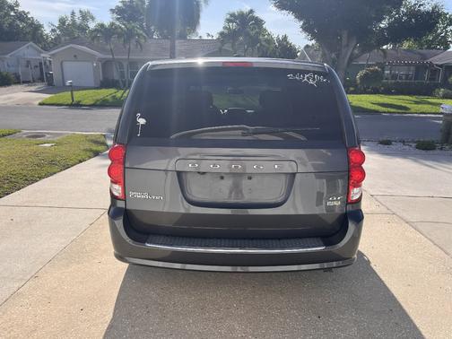 Gray 2019 Dodge Grand Caravan GT