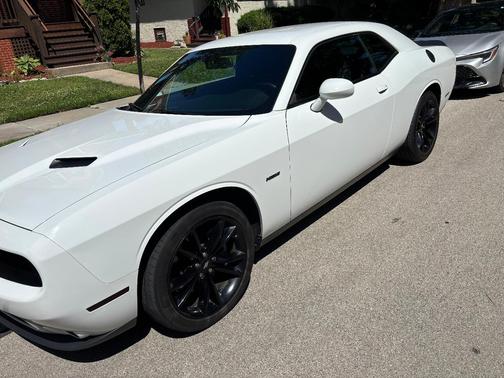 White 2018 Dodge Challenger R/T