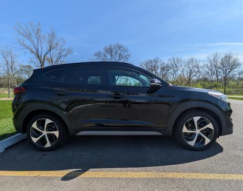Black 2018 Hyundai TUCSON Value