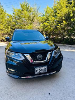 Black 2018 Nissan Rogue SV