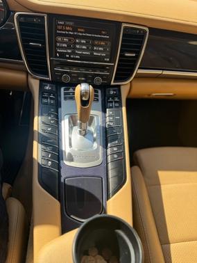 2012 Porsche Panamera 2