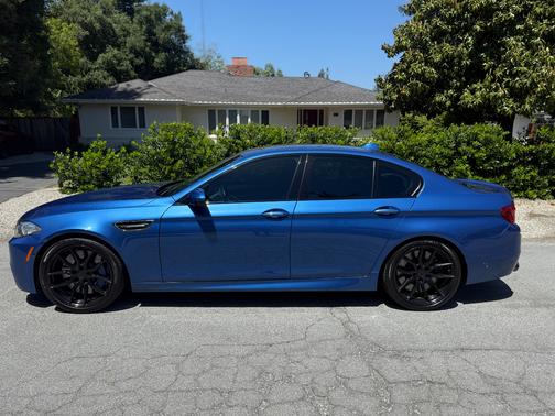Blue 2014 BMW M5 Base