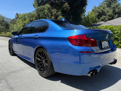 Blue 2014 BMW M5 Base