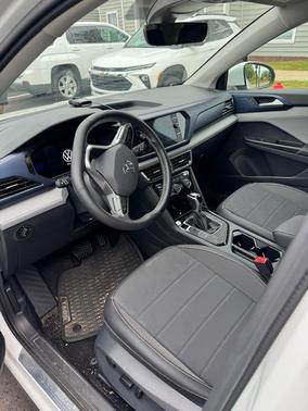 2024 Volkswagen Taos SE FWD
