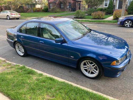 Blue 2003 BMW 540 i