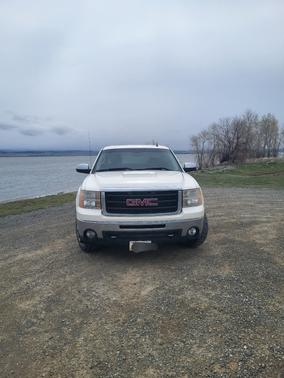 White 2011 GMC Sierra 1500 SLT