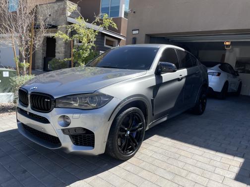 Photo 4 of 15 of 2015 BMW X6 M Base