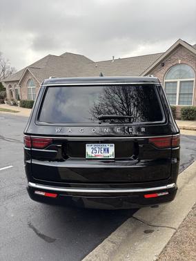 2024 Jeep Wagoneer Base