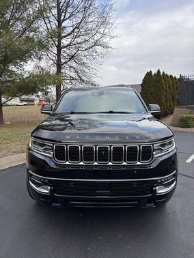 2024 Jeep Wagoneer Base