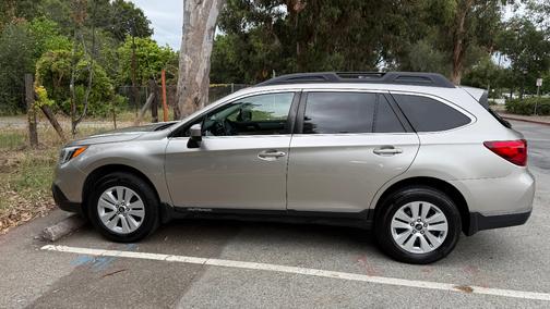 Gold 2017 Subaru Outback 2.5i Premium