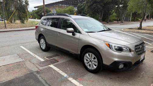 Gold 2017 Subaru Outback 2.5i Premium