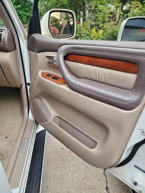 White 1999 Lexus LX 470 Base
