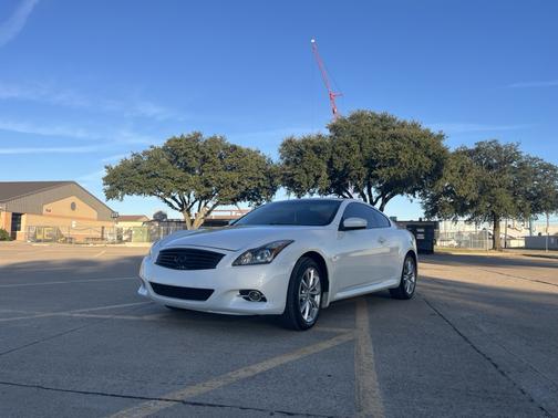 2015 INFINITI Q60 Base