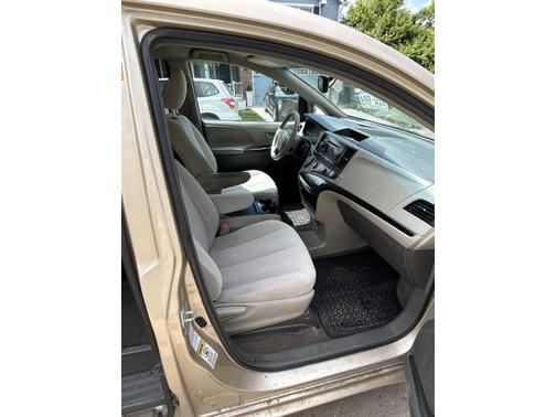 2012 Toyota Sienna LE