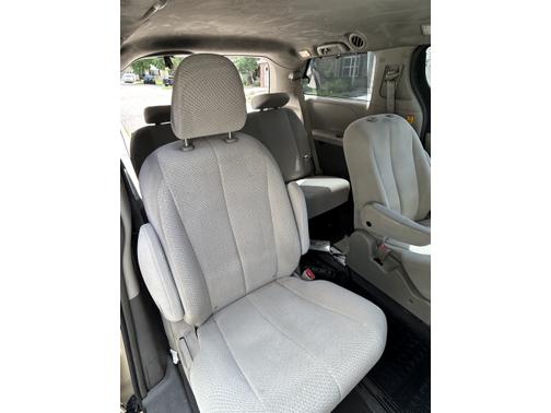 2012 Toyota Sienna LE