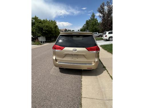 2012 Toyota Sienna LE