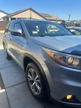 Silver 2015 Toyota Highlander LE Plus