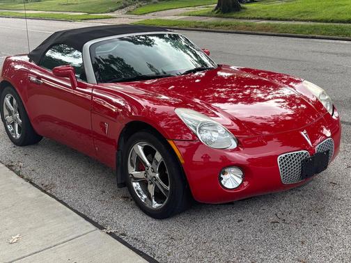 Red 2006 Pontiac Solstice Base