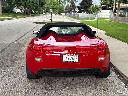 Red 2006 Pontiac Solstice Base