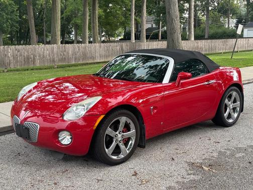 Red 2006 Pontiac Solstice Base