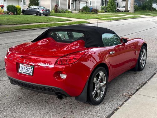 Red 2006 Pontiac Solstice Base