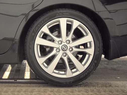 Black 2018 Nissan Altima 2.5 SR