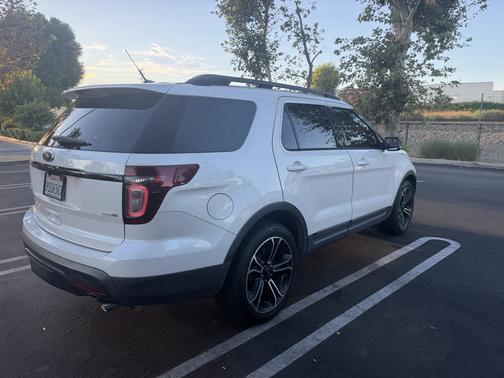 White 2015 Ford Explorer Sport