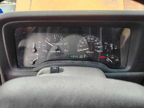 1998 Jeep Cherokee Classic 2WD