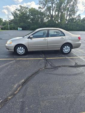 Gold 2004 Toyota Corolla LE