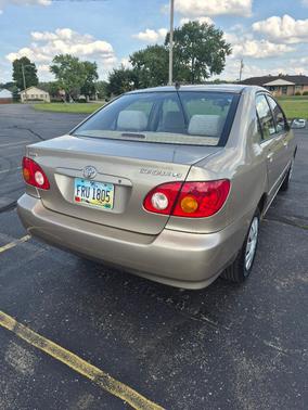 Gold 2004 Toyota Corolla LE