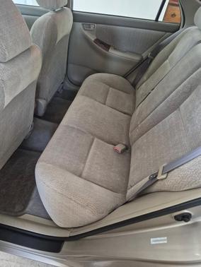 Gold 2004 Toyota Corolla LE