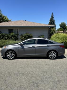 Gray 2011 Hyundai SONATA SE