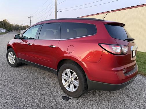 Red 2014 Chevrolet Traverse 2LT