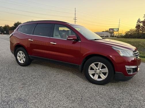 Red 2014 Chevrolet Traverse 2LT