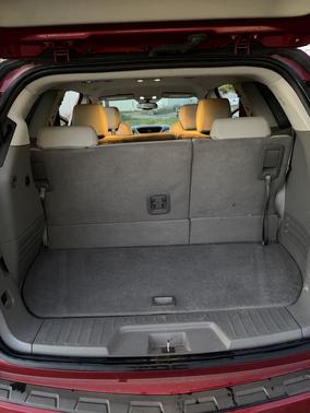 Red 2014 Chevrolet Traverse 2LT
