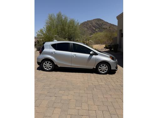 2017 Toyota Prius c Three