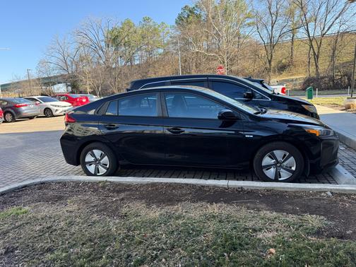 2018 Hyundai IONIQ Hybrid Blue