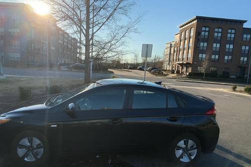 2018 Hyundai IONIQ Hybrid Blue